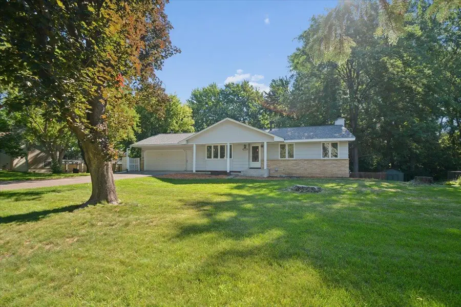300 Quaker Lane N, Minneapolis, MN 55441 - #3