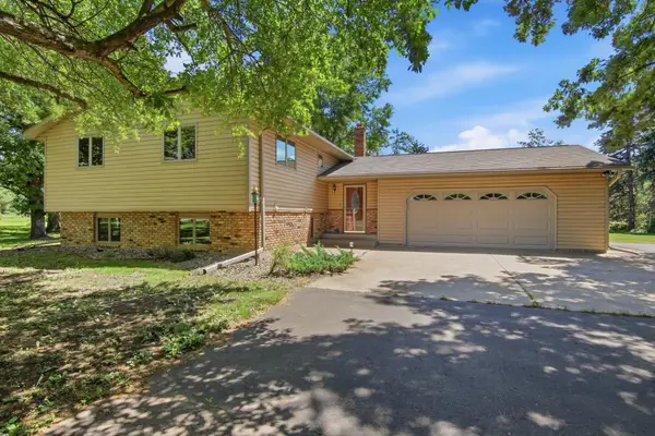 455 Green Mill Lane, Hudson, WI 54016