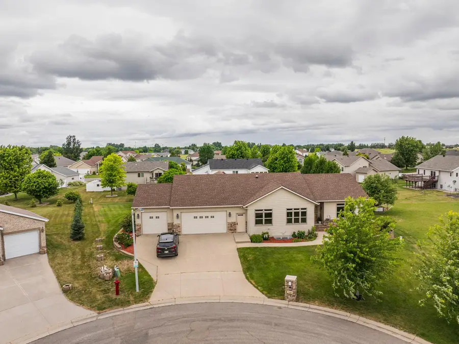 969 32nd Street S, Moorhead, MN 56560 - #3