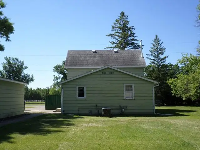 201 Greenwood Street E, Thief River Falls, MN 56701 - #3