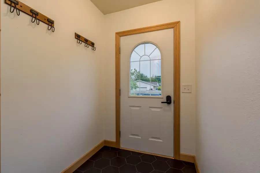 705 Wall Street, North Mankato, MN 56003 - #2