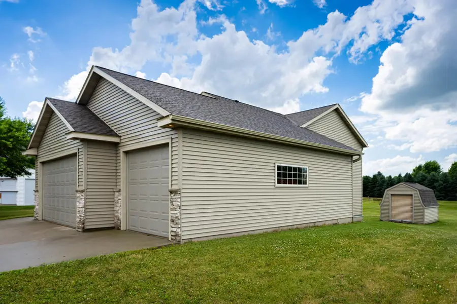807 23rd St Circle Ne, Kasson, MN 55944 - #2