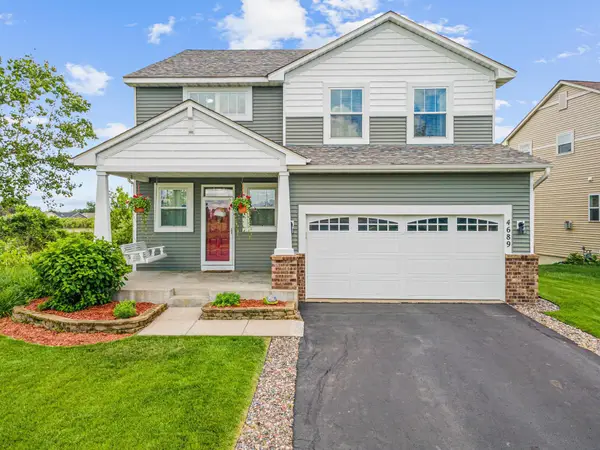 4689 Heritage Parkway N, Hugo, MN 55038