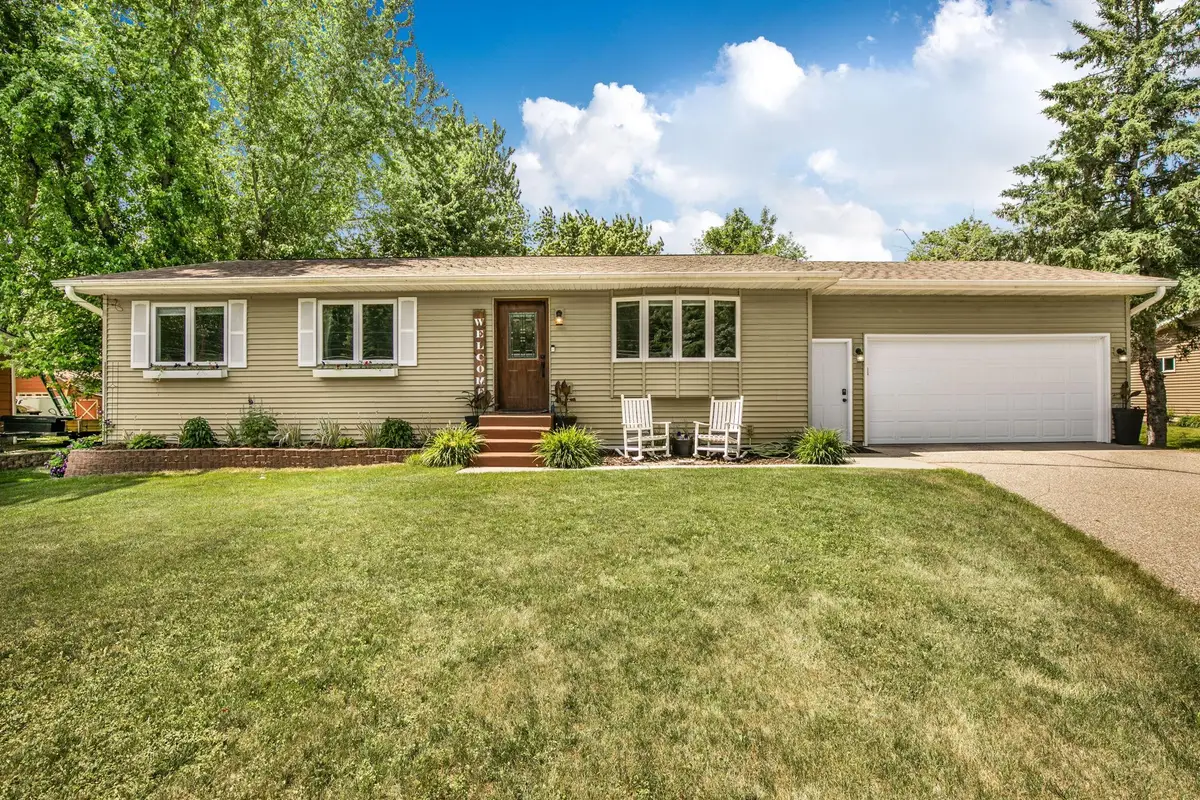 1433 Riverside Avenue N, Sartell, MN 56377 - #1