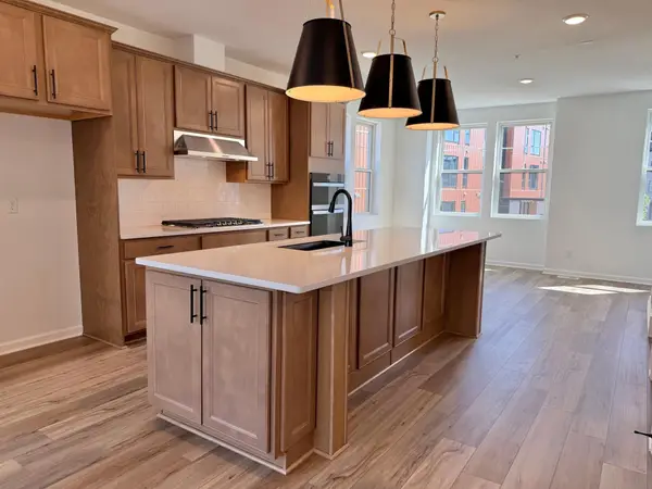 845 Sweetwater Drive, Saint Paul, MN 55116