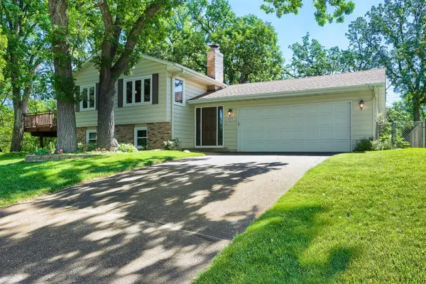 6715 Ashton Avenue Ne, Minneapolis, MN 55432