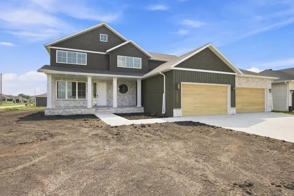 1558 75th Avenue S, Fargo, ND 58104