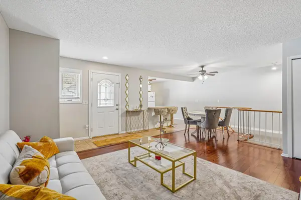 8582 134th Street W, Apple Valley, MN 55124