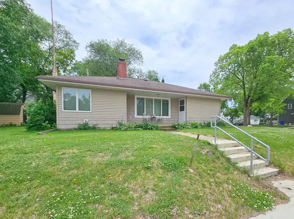 621 10th Ave., Clarkfield, MN 56223