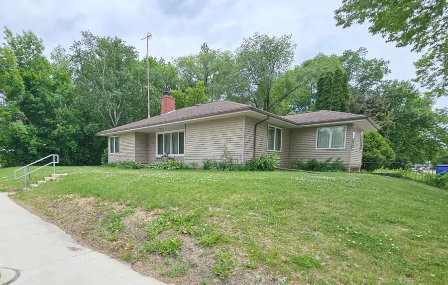 621 10th Ave., Clarkfield, MN 56223 - #2