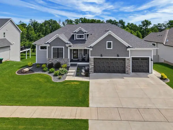 977 Pheasant Run S, Circle Pines, MN 55014