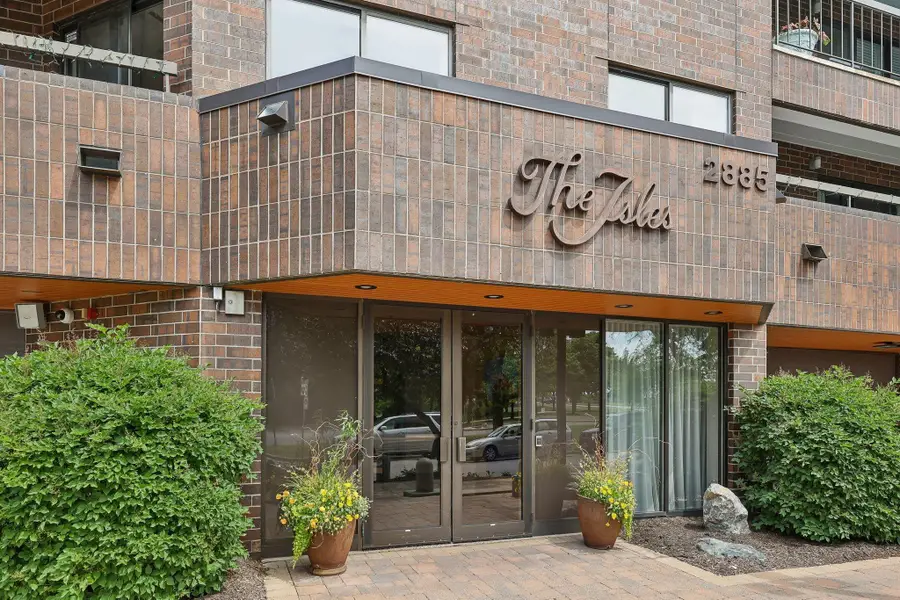 2885 Knox Avenue S #707, Minneapolis, MN 55408 - #3
