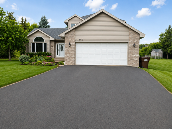 7362 51st Street N, Oakdale, MN 55128