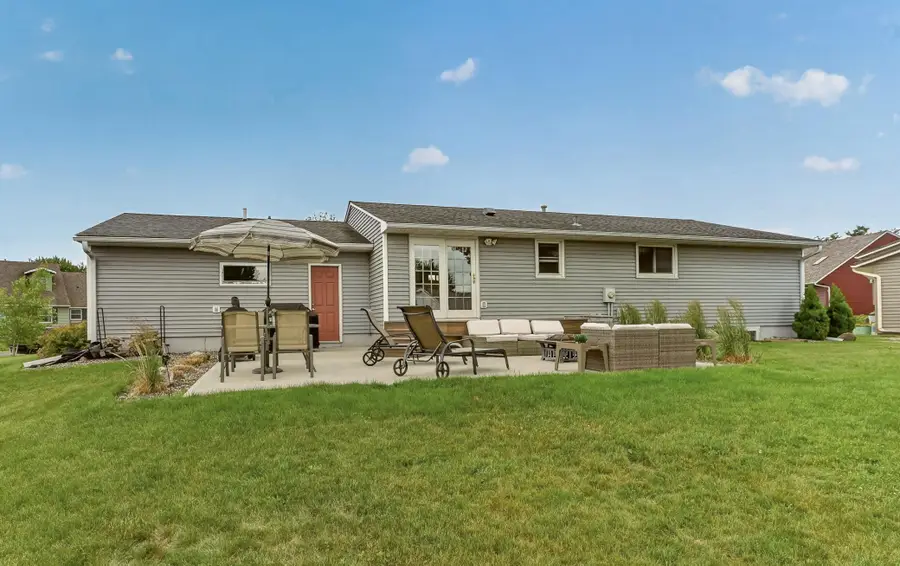 811 3rd Avenue Se, Stewartville, MN 55976 - #2