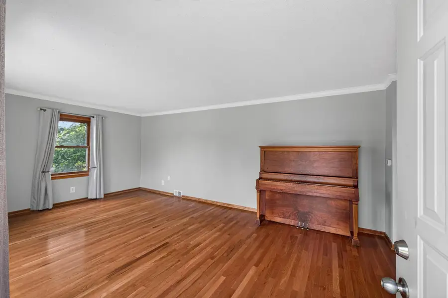 2559 Clarence Street, Saint Paul, MN 55109 - #2
