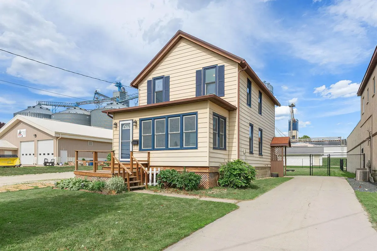 422 1st Avenue Se, Stewartville, MN 55976 - #1
