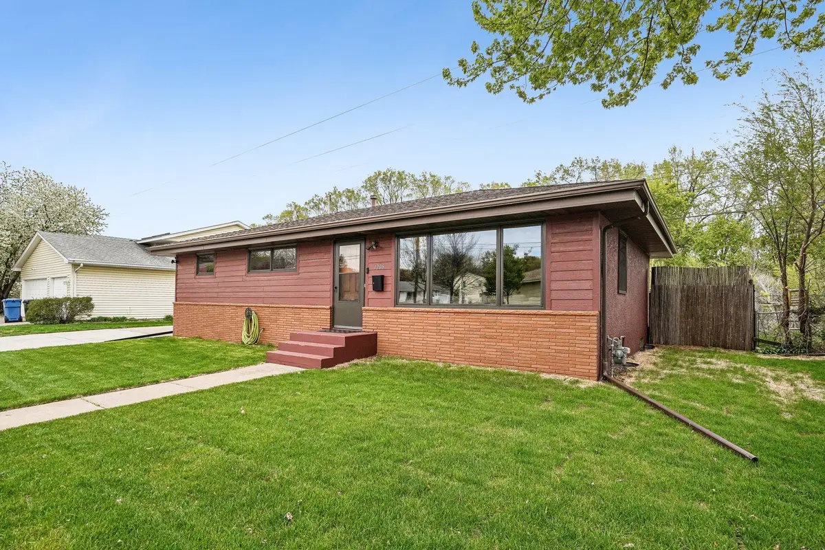1208 36 1/2 Avenue Ne, Minneapolis, MN 55418 - #1