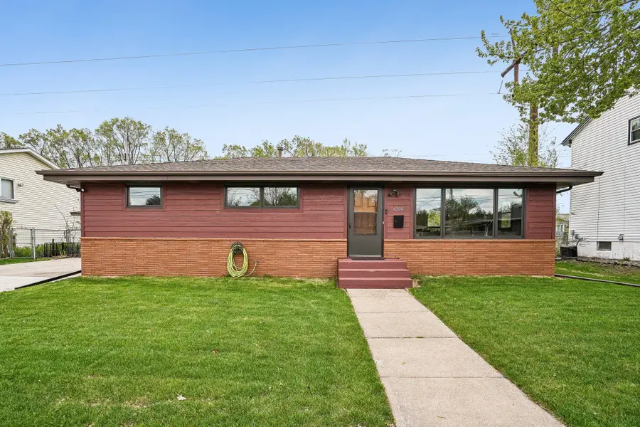 1208 36 1/2 Avenue Ne, Minneapolis, MN 55418 - #2