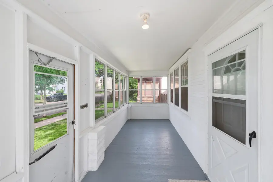 934 Central Avenue W, Saint Paul, MN 55104 - #2