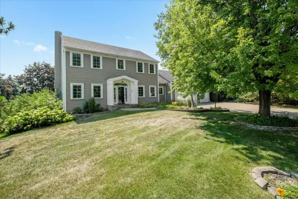 794 Interlachen Draw, Saint Paul, MN 55125