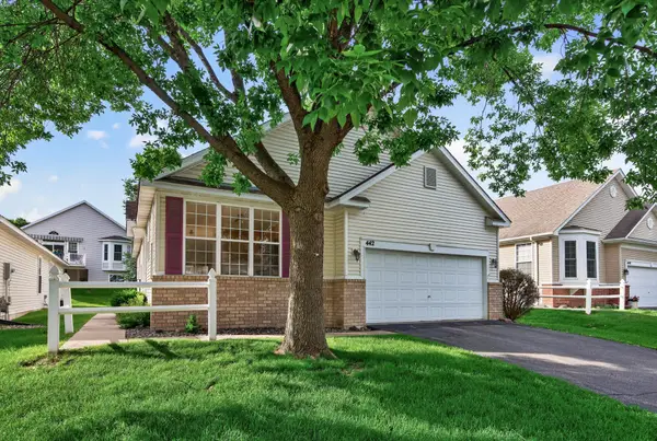 442 Meadowood Lane, Burnsville, MN 55337