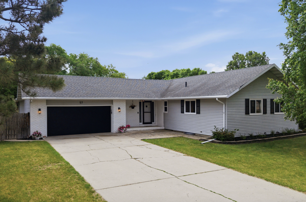 57 Prairiewood Drive S, Fargo, ND 58103