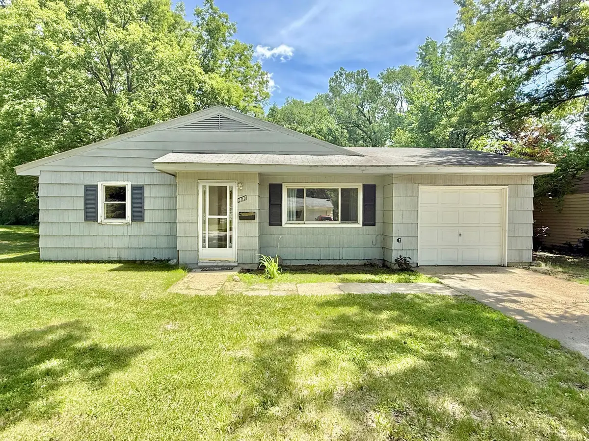 308 17th Street Nw, Willmar, MN 56201 - #1