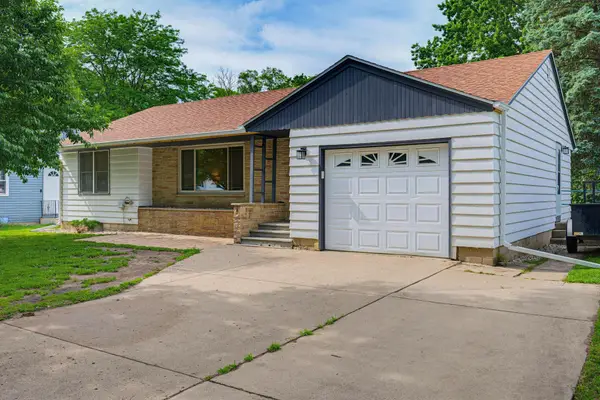 735 E 4th Street, Litchfield, MN 55355