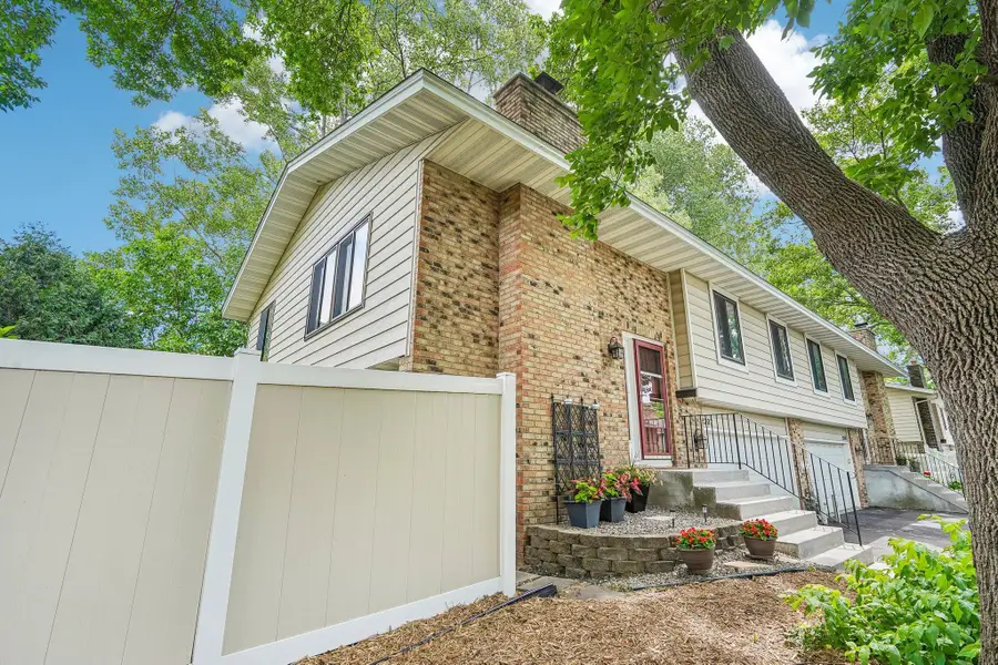 2207 Oregon Court, Minneapolis, MN 55426 - #2