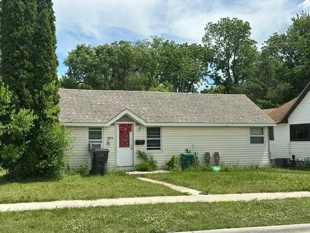 305 S 1st Street, Marshall, MN 56258 - #1