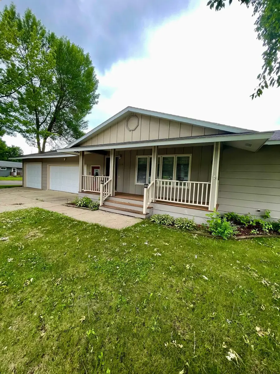 1006 10th Street Sw, Wadena, MN 56482 - #2