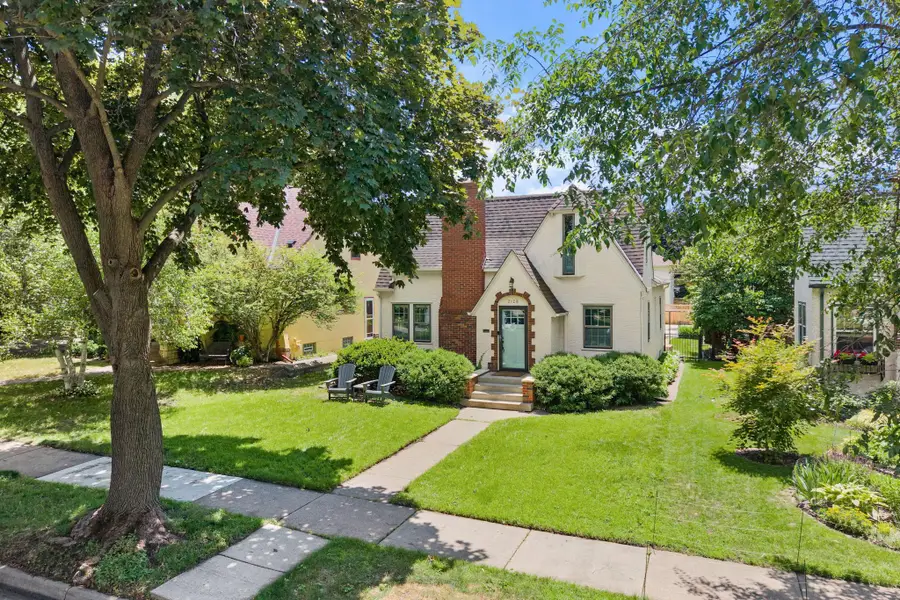 2128 Juno Avenue, Saint Paul, MN 55116 - #2