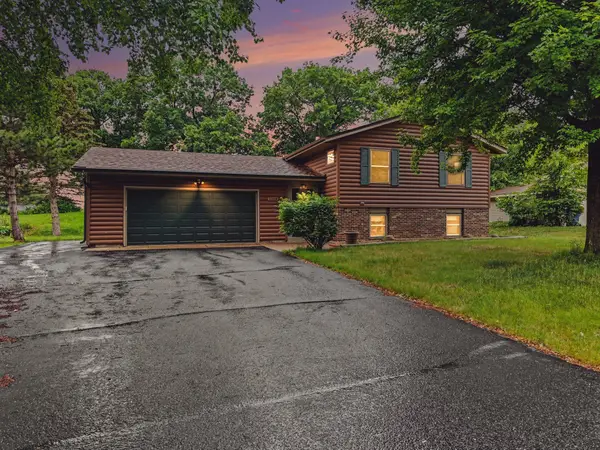 2288 Phylis Court E, Saint Paul, MN 55119