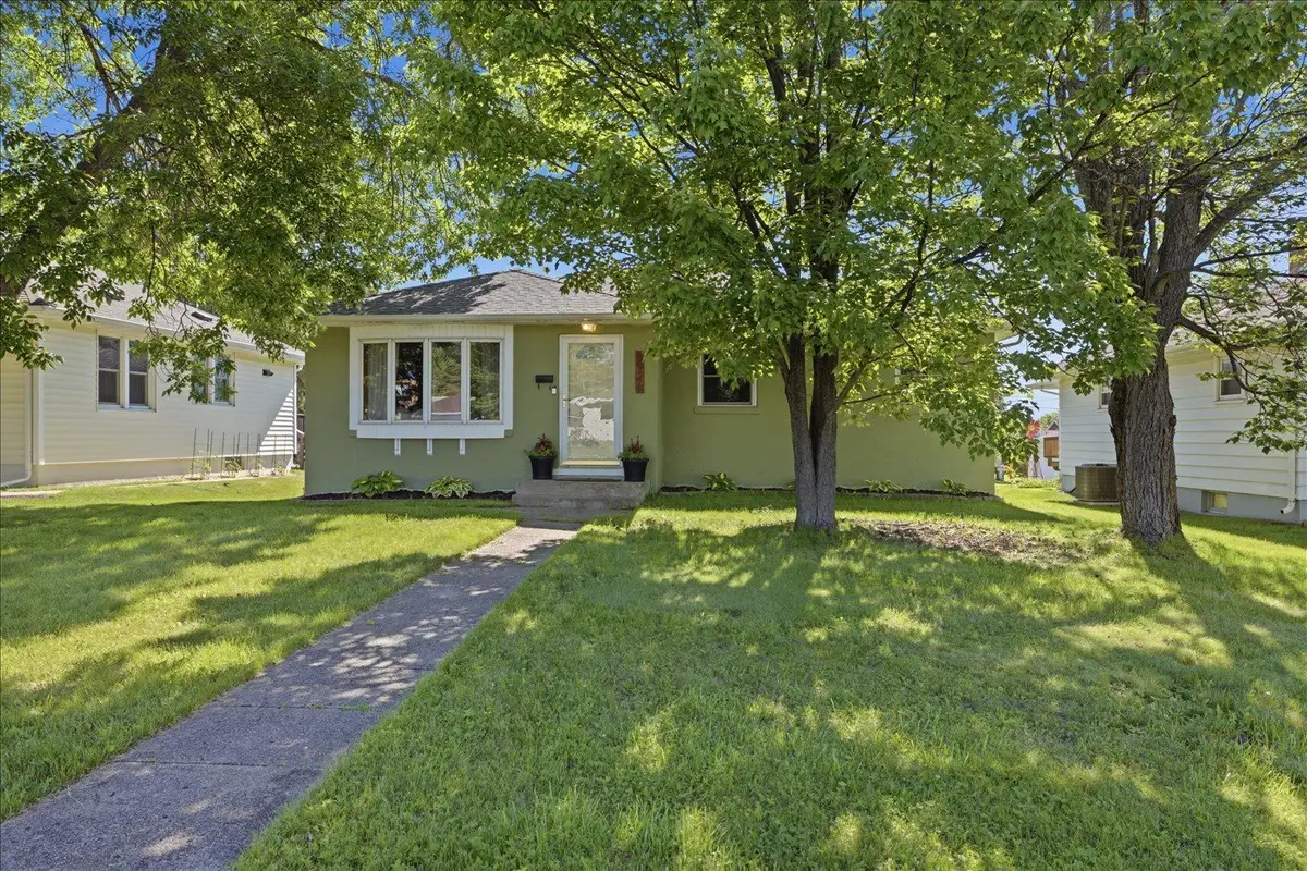 3926 3rd Avenue E, Hibbing, MN 55746 - #1