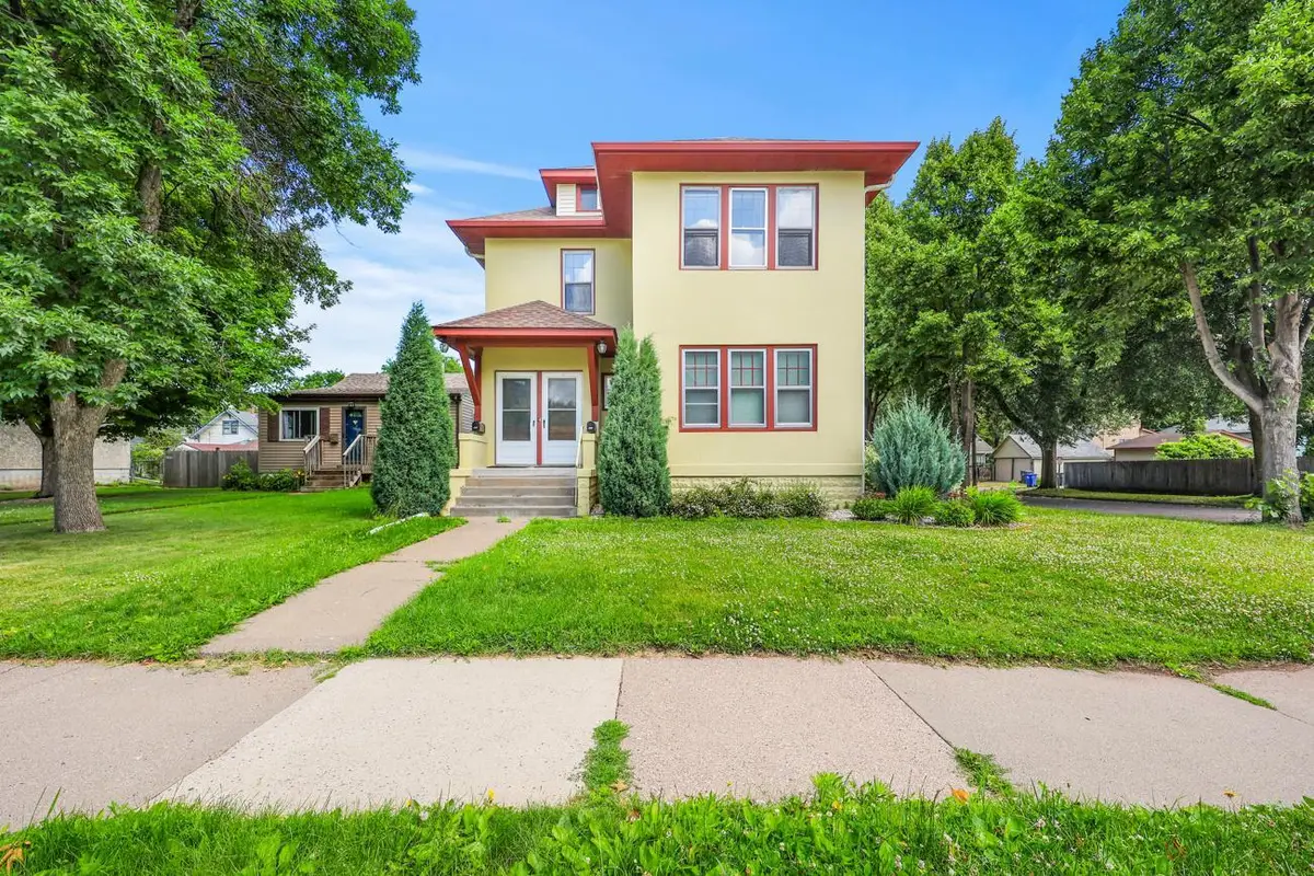 877 Cottage Avenue E, Saint Paul, MN 55106 - #1