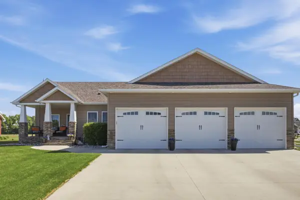 1406 W Summerwood Trail, Dilworth, MN 56529
