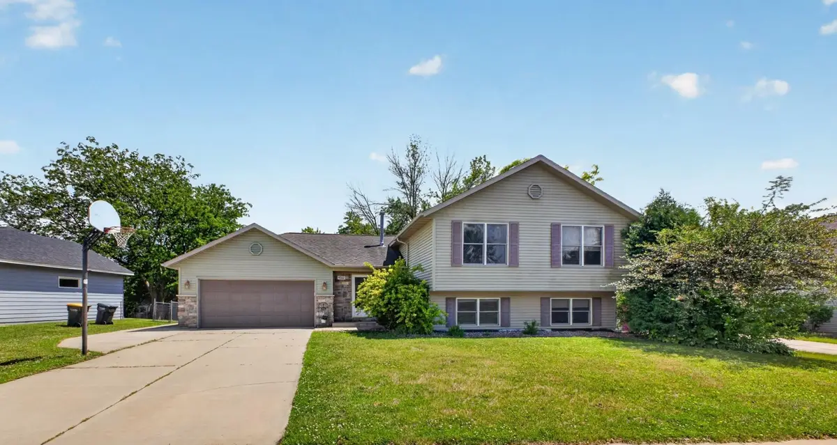 4022 Villa Road Nw, Rochester, MN 55901 - #1