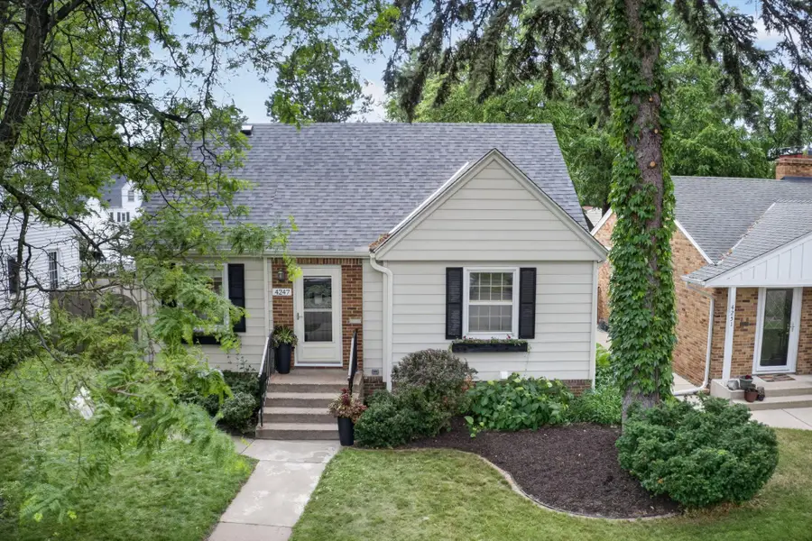4247 Zenith Avenue N, Robbinsdale, MN 55422 - #2