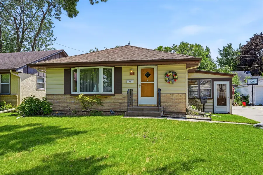 2126 Forest Drive Ne, Minneapolis, MN 55421 - #2