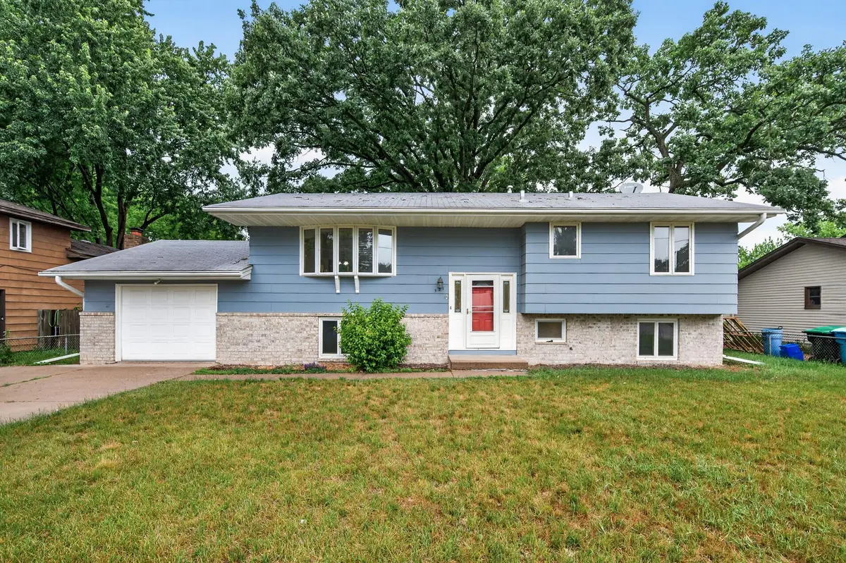 321 Hugo Street Ne, Fridley, MN 55432 - #1