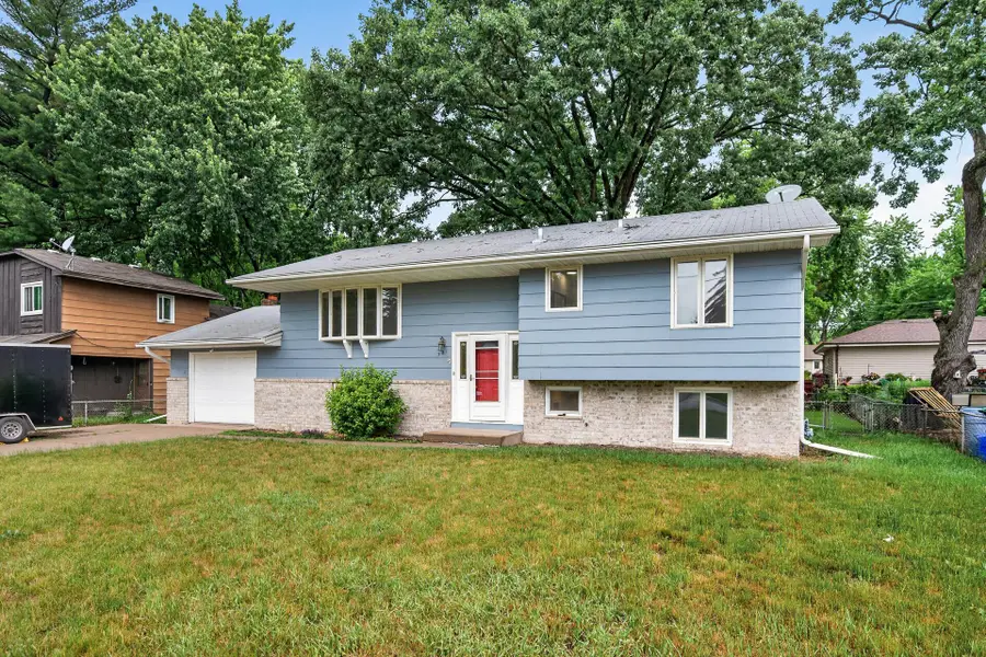 321 Hugo Street Ne, Fridley, MN 55432 - #2