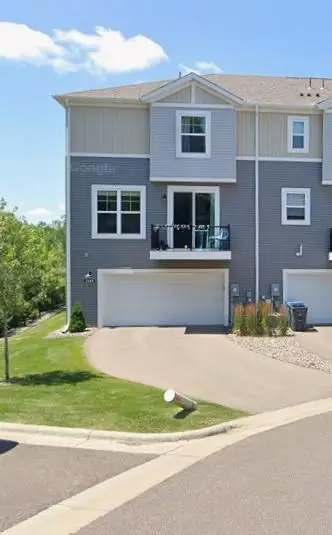 2185 Gateway Curve, North Saint Paul, MN 55109