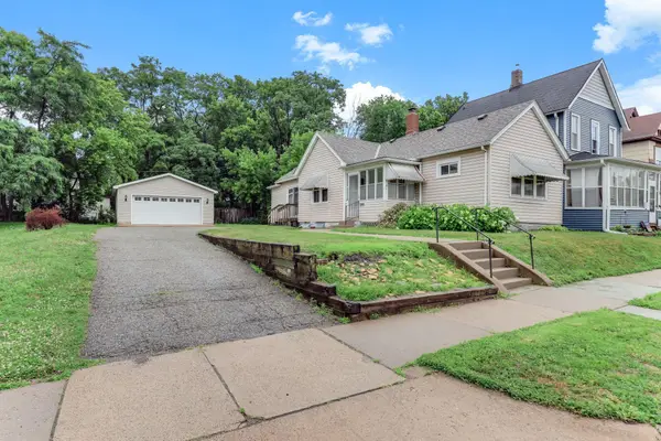 81 Manitoba Avenue, Saint Paul, MN 55117