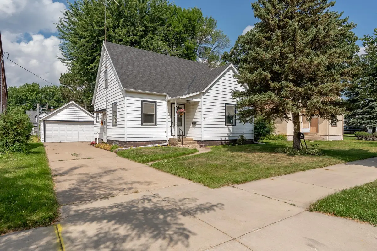 102 5th Street Ne, Montgomery, MN 56069 - #1