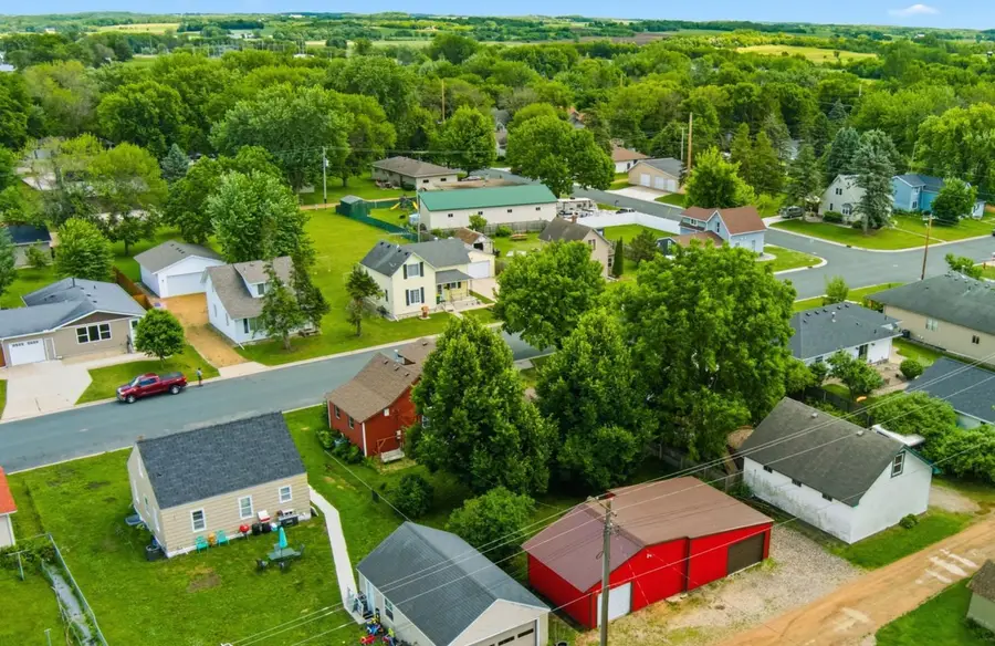 606 4th Street Ne, Montgomery, MN 56069 - #2