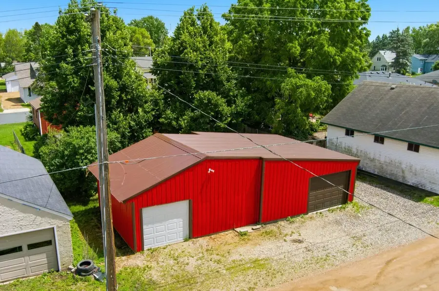 606 4th Street Ne, Montgomery, MN 56069 - #3