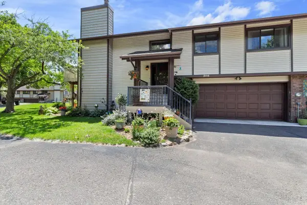 3114 Farnum Drive #A, Eagan, MN 55121