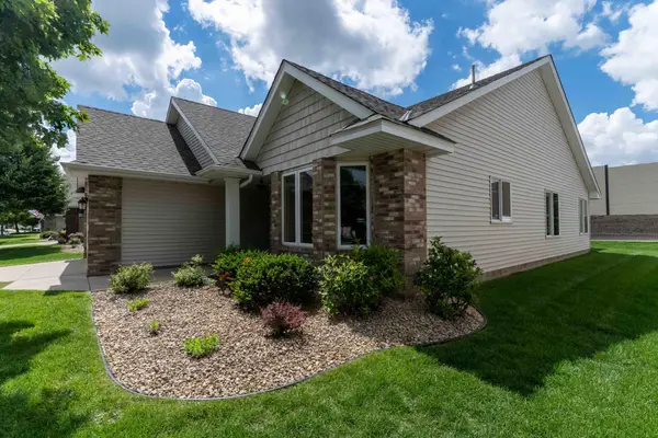 2880 126th Avenue Nw, Coon Rapids, MN 55448
