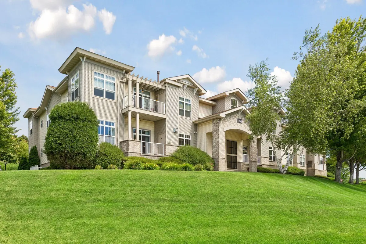 1256 County Road D E #101, Saint Paul, MN 55109 - #1
