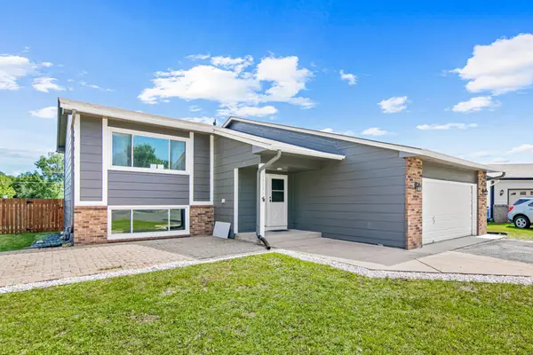 13693 Hidden Creek Drive, Andover, MN 55304